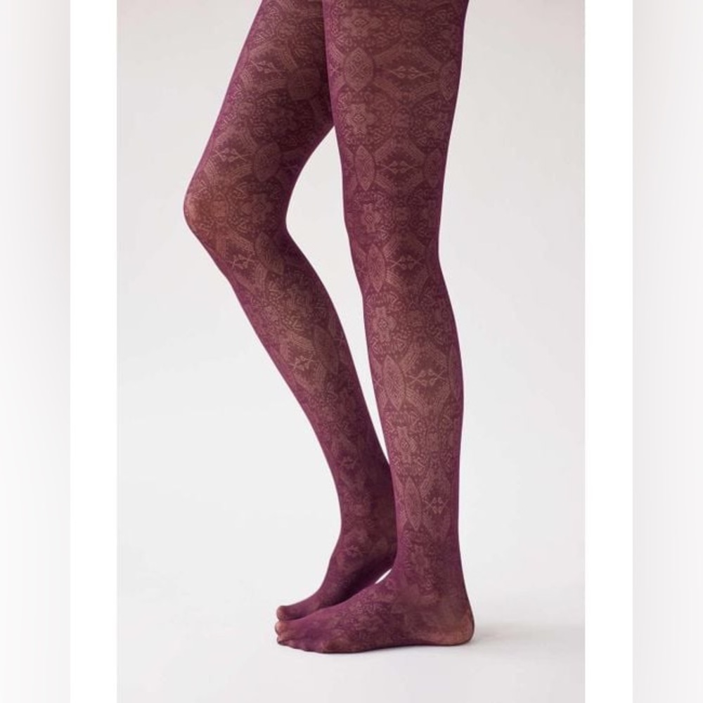 Urban Outfitters
Women's Red Lena Patterned Tight-Wine